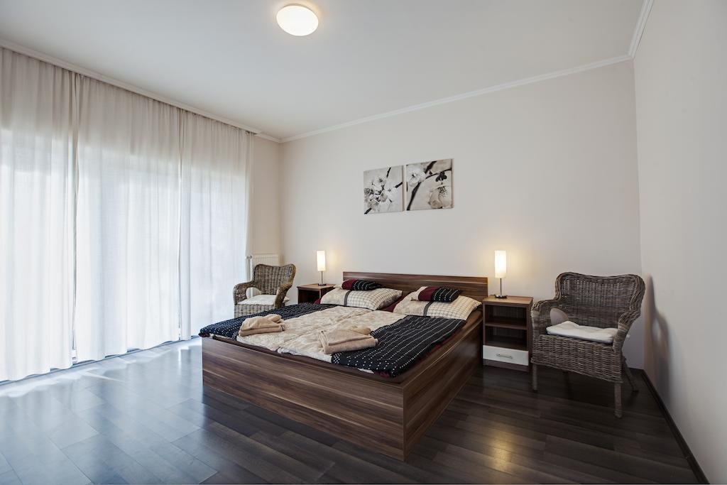 Kocsis Apartman és Camping Mosonmagyaróvár Szoba fotó
